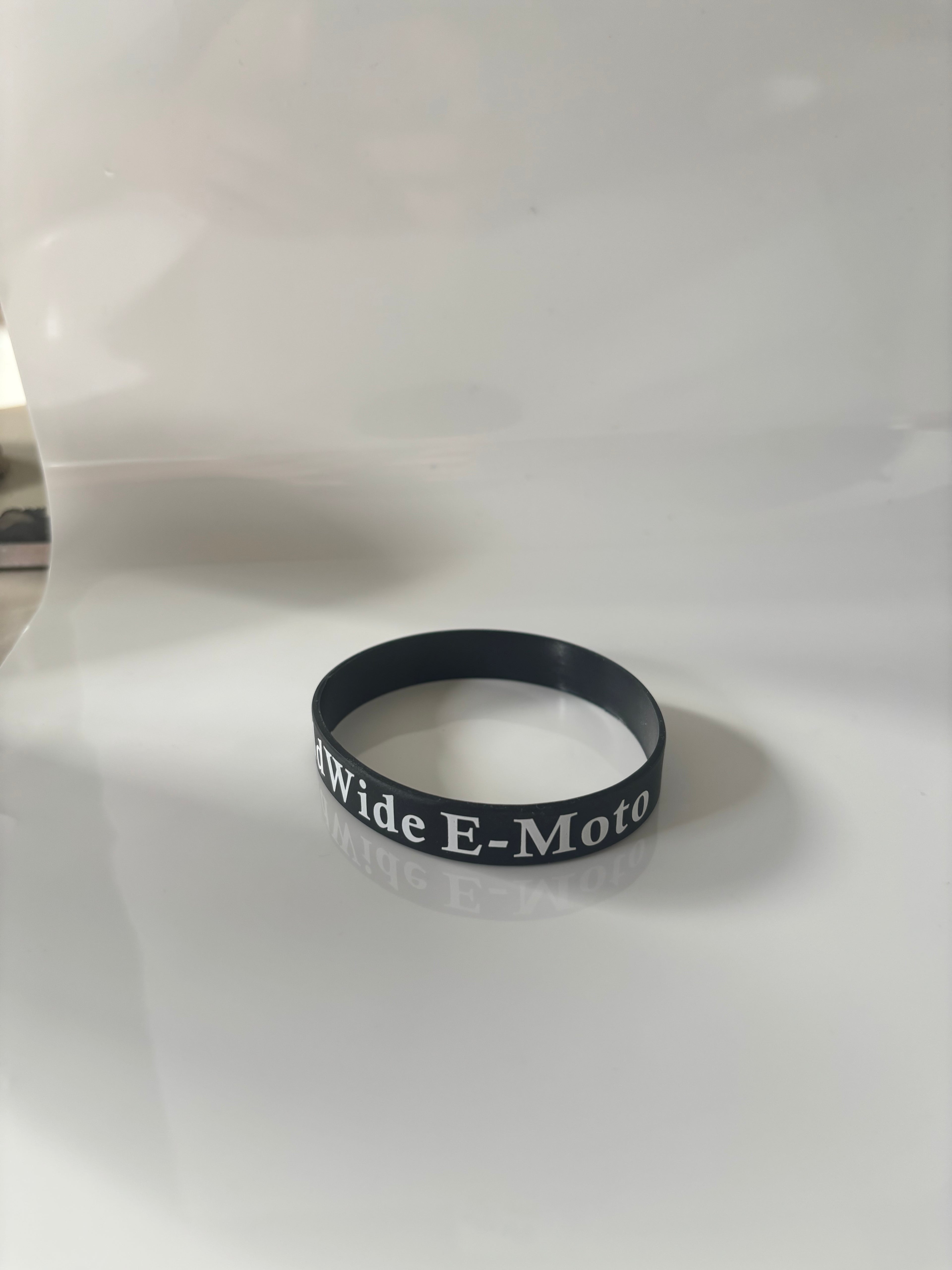 WorldWide E-Moto bracelet