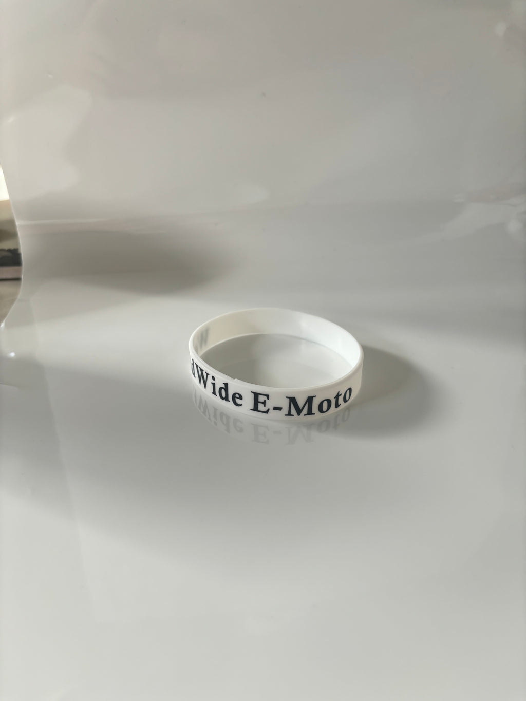 WorldWide E-Moto bracelet