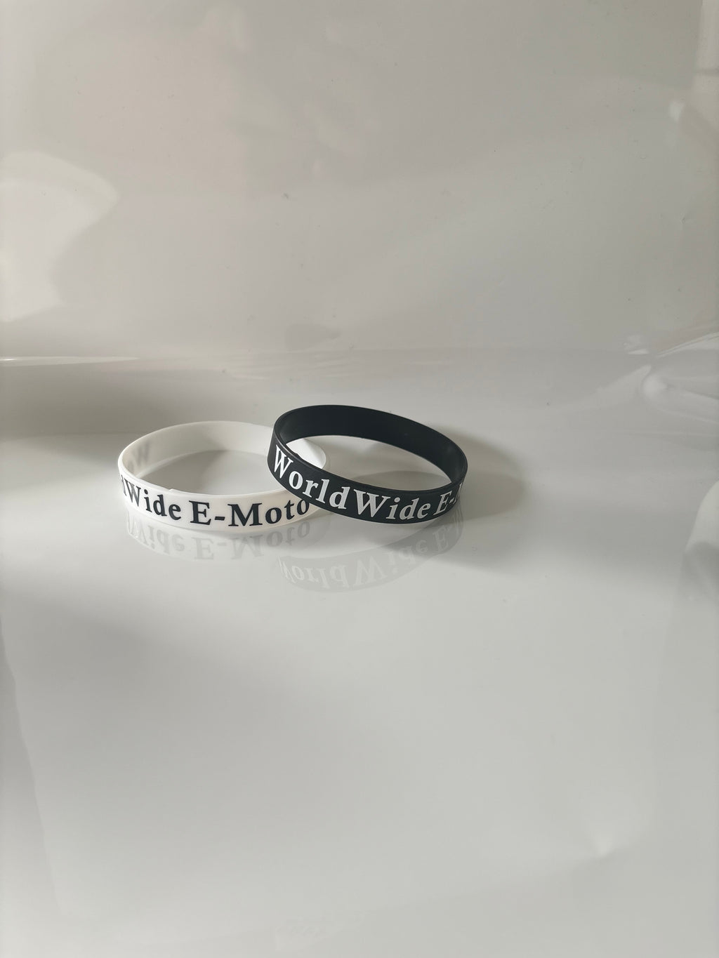 WorldWide E-Moto bracelet